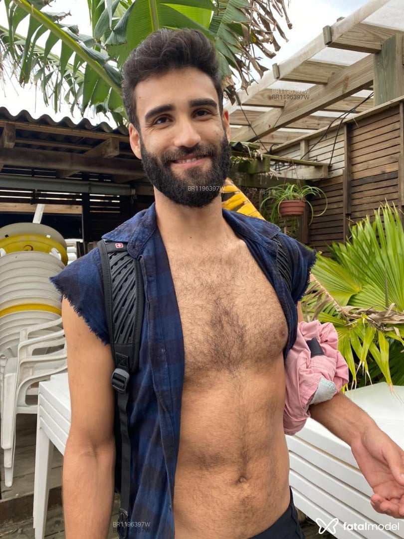 Acompanhante homem com cabelo castanho de olhos castanhos em Porto Alegre - Lucas Ribeiro