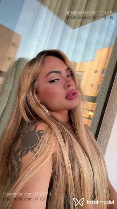 Acompanhante mulher loira (o) de olhos mel em Goiânia - Aricia