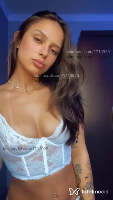 Acompanhante mulher com cabelo castanho de olhos castanhos em Cuiabá - Karol