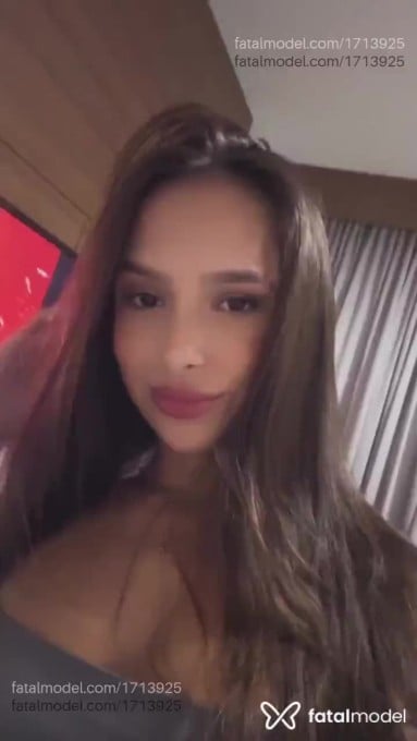 Acompanhante mulher com cabelo castanho de olhos castanhos em Cuiabá - Karol