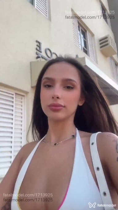 Acompanhante mulher com cabelo castanho de olhos castanhos em Cuiabá - Karol