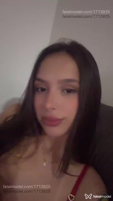 Acompanhante mulher com cabelo castanho de olhos castanhos - Karol