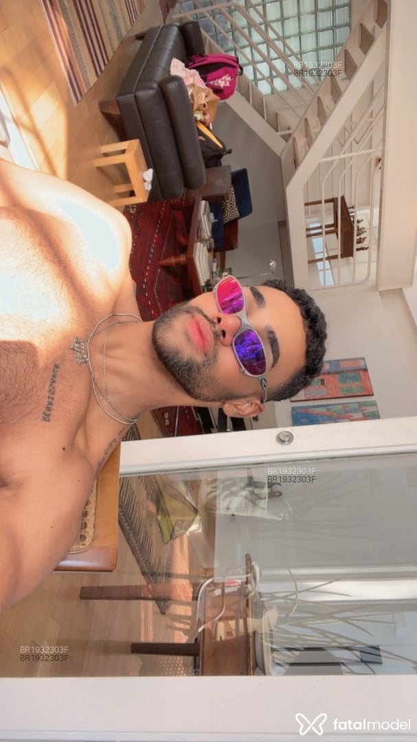 Acompanhante homem morena (o) de olhos pretos em São Paulo Acompanhante homem morena (o) de olhos pretos em São Paulo - Luiz Gomez
