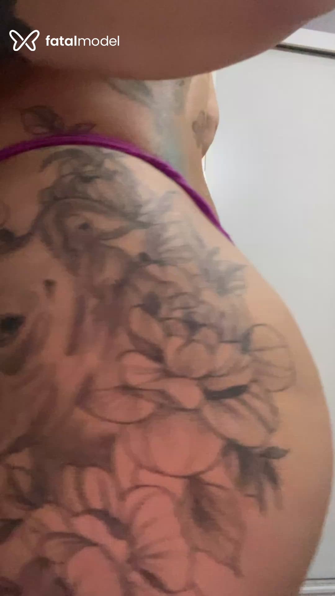 Acompanhante mulher com cabelo grisalho de olhos pretos em Farroupilha Acompanhante mulher com cabelo grisalho de olhos pretos em Farroupilha - Larissa Mello