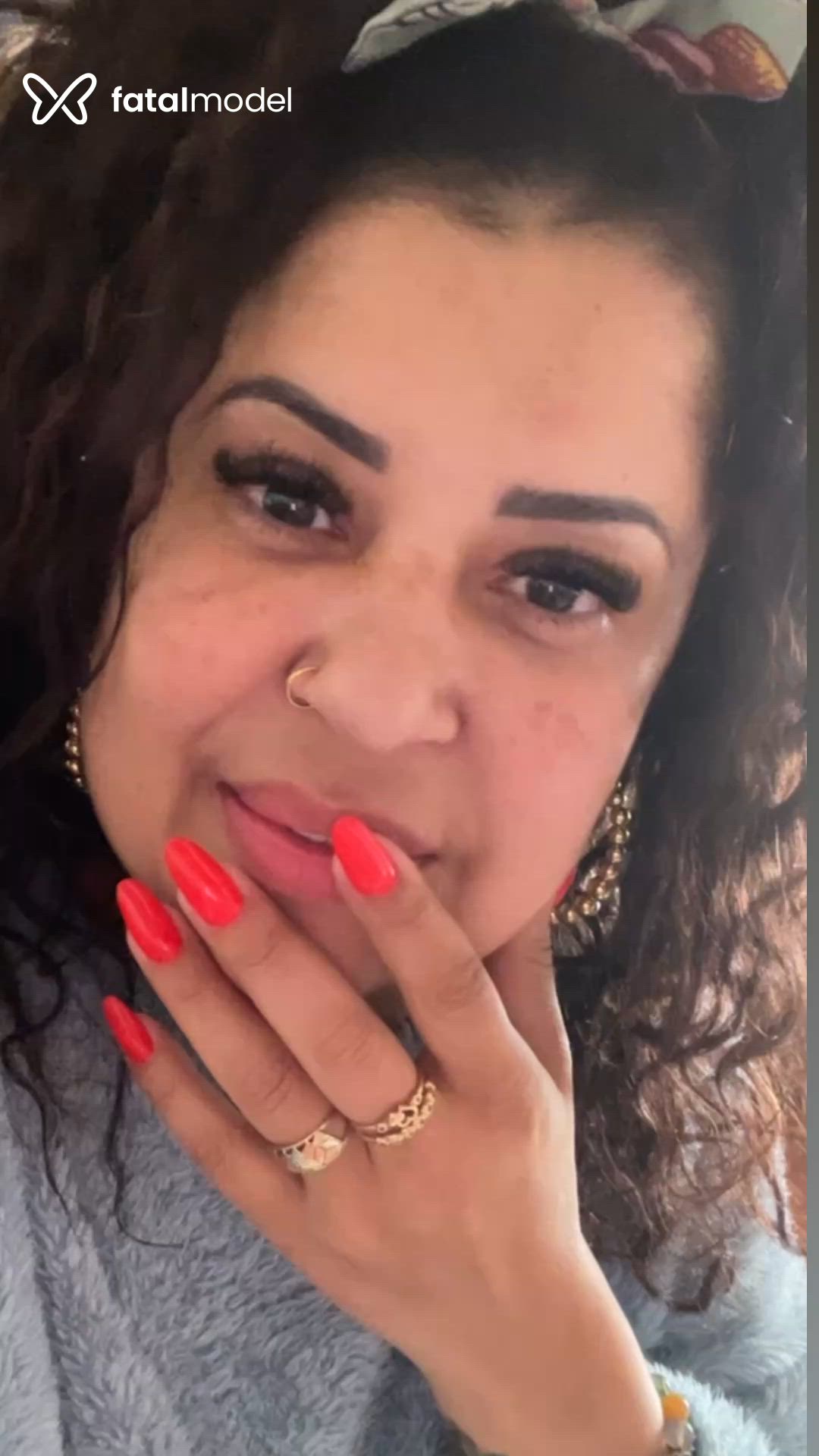 Acompanhante mulher com cabelo grisalho de olhos pretos em Farroupilha Acompanhante mulher com cabelo grisalho de olhos pretos em Farroupilha - Larissa Mello
