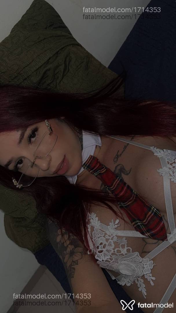 Acompanhante mulher ruiva (o) de olhos castanhos em Anápolis - Viviane Wessler