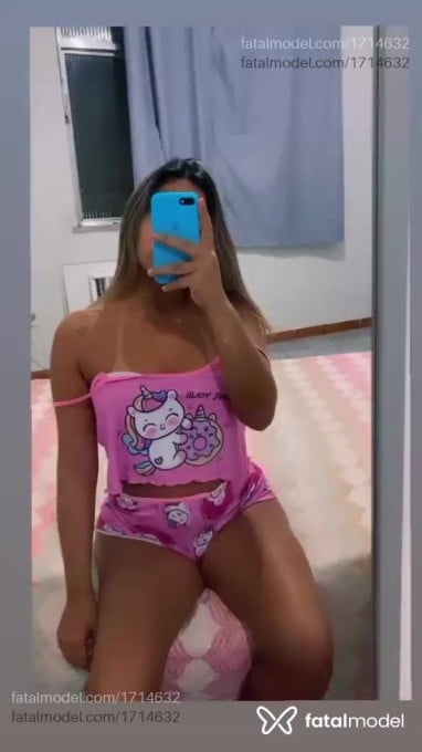 Acompanhante mulher loira (o) de olhos cinza em Resende - Júlia