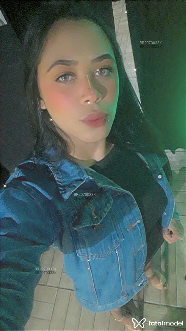 Acompanhante mulher morena (o) de olhos verdes - Hillary Acompanhante mulher morena (o) de olhos verdes - Hillary