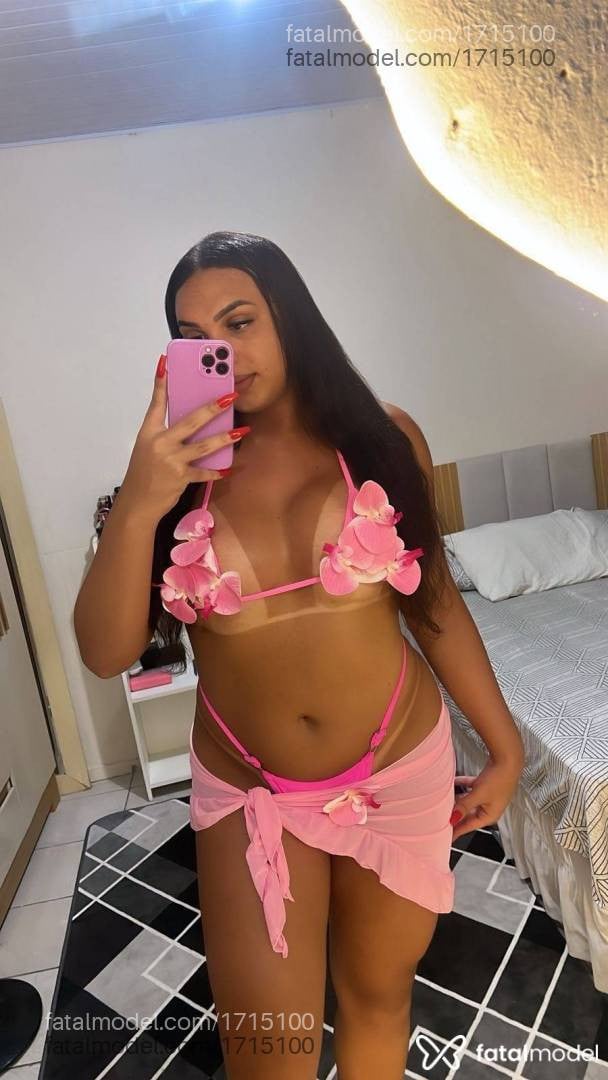 Acompanhante mulher trans com cabelo castanho de olhos castanhos em Campina Grande - Fabricia Lorellay