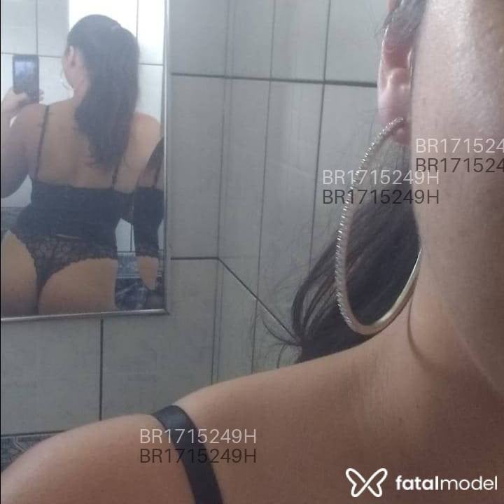 Acompanhante mulher morena (o) de olhos castanhos em Curitiba Acompanhante mulher morena (o) de olhos castanhos em Curitiba - Sarah Wood Burn