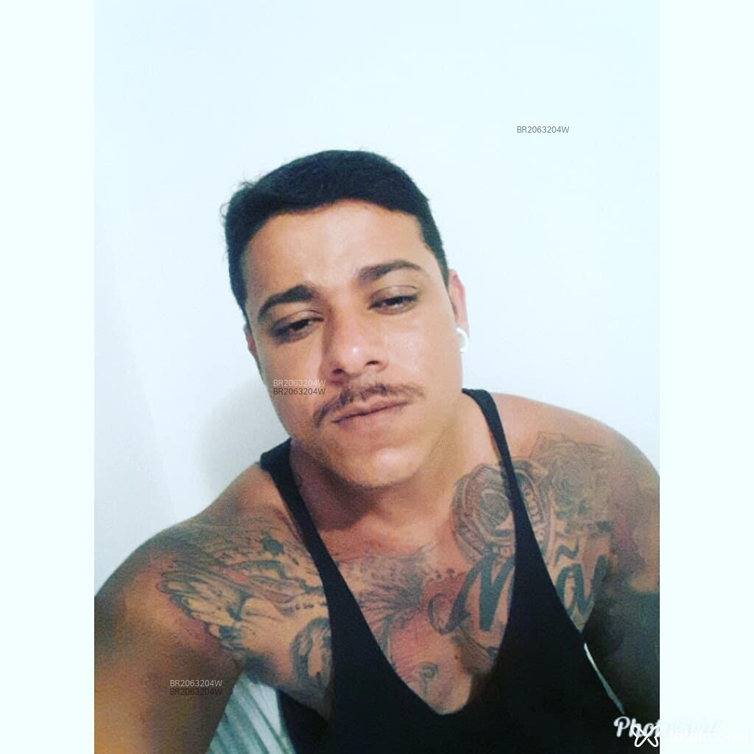 Acompanhante homem com cabelo castanho de olhos castanhos em Rio de Janeiro - Carvalho