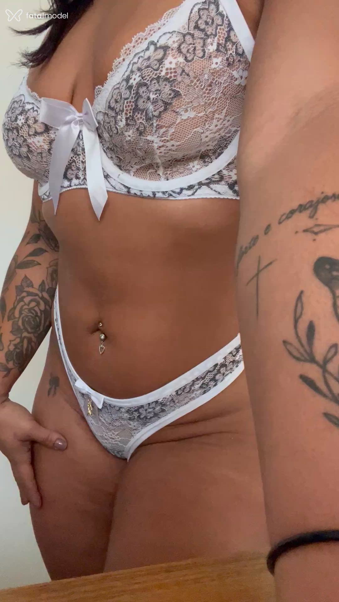Acompanhante mulher morena (o) de olhos pretos - Natasha Morais