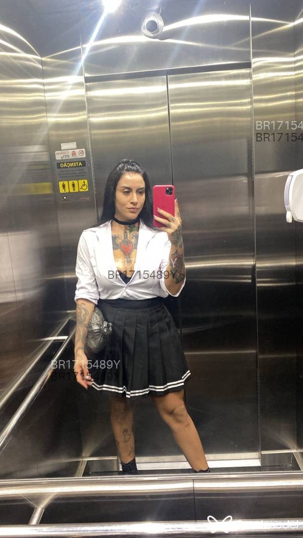 Acompanhante mulher com cabelo castanho de olhos castanhos em São Paulo - Lexi Mallet