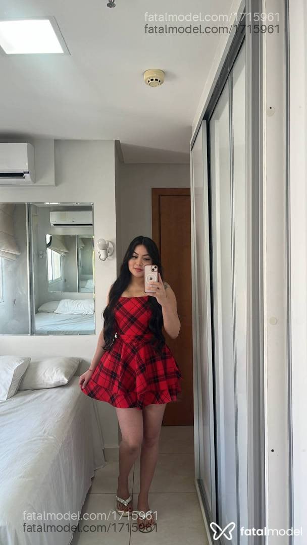 Acompanhante mulher morena (o) de olhos castanhos - Giovana Pellegrini