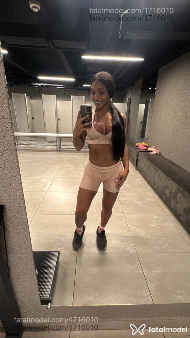 Acompanhante mulher trans morena (o) de olhos castanhos em Curitiba Acompanhante mulher trans morena (o) de olhos castanhos em Curitiba - Vanessa Silva