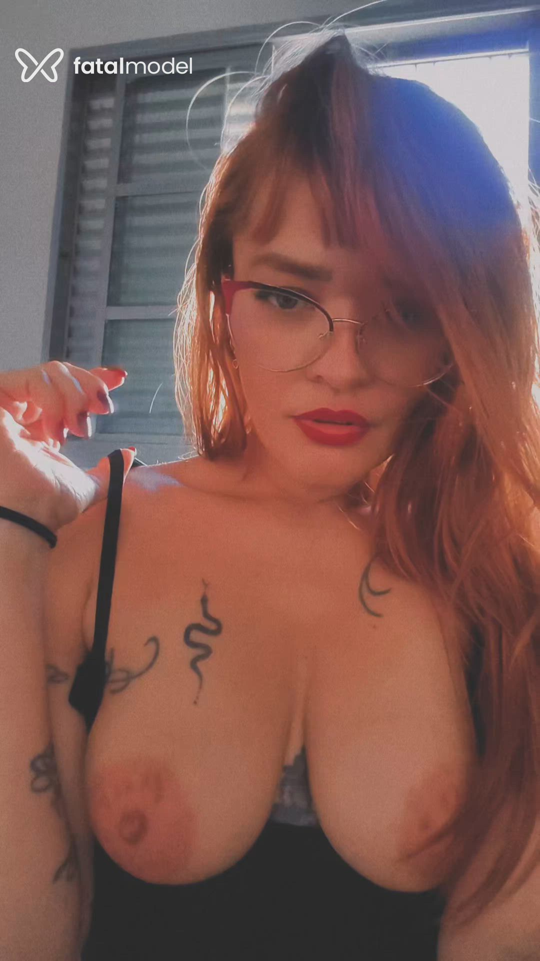 Acompanhante mulher ruiva (o) de olhos castanhos - Luna Cavalcanti