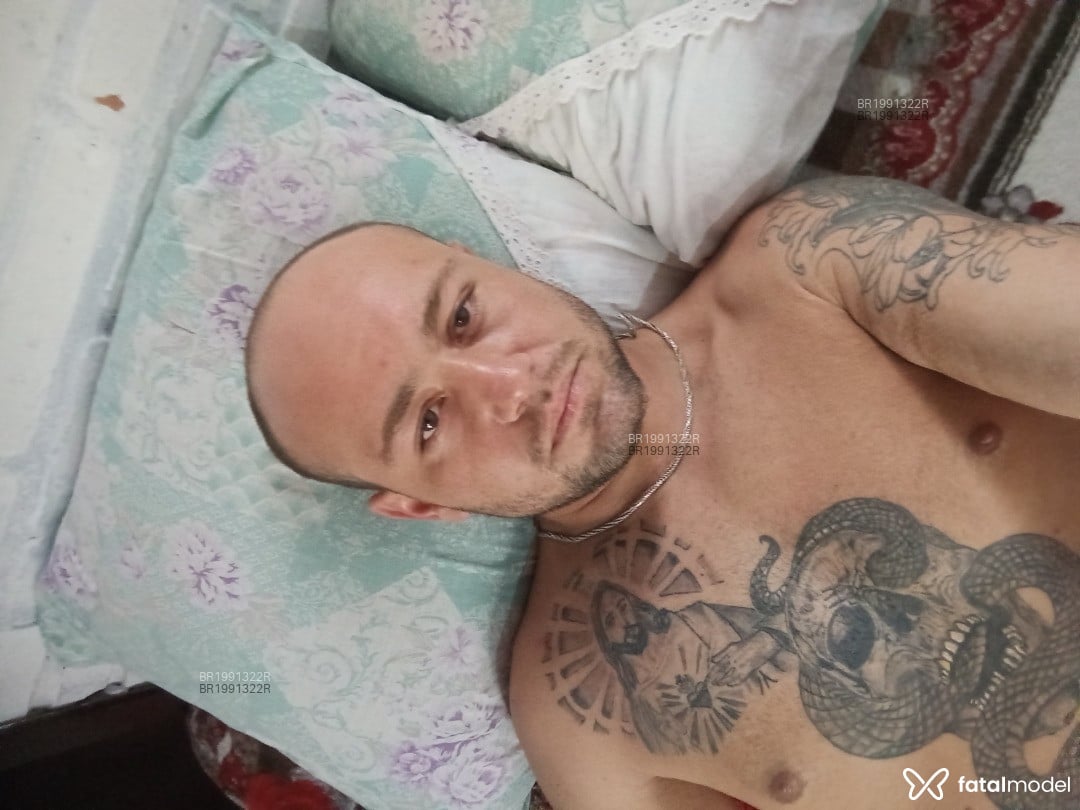 Acompanhante homem com cabelo castanho de olhos castanhos em Balneário Camboriú - Frank
