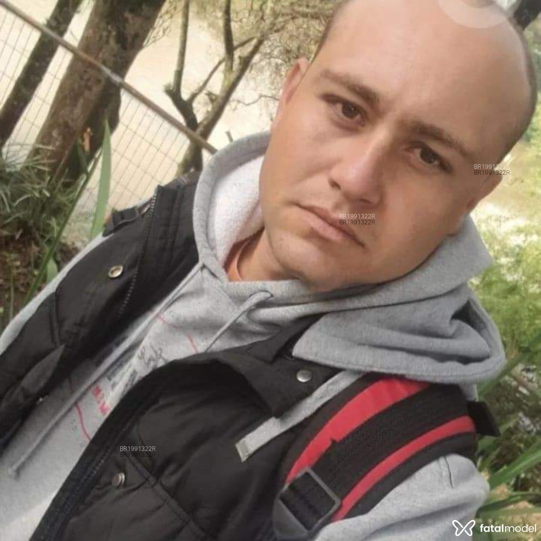 Acompanhante homem com cabelo castanho de olhos castanhos em Balneário Camboriú - Frank
