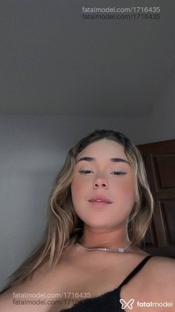 Acompanhante mulher loira (o) de olhos castanhos - Lua Oliveira