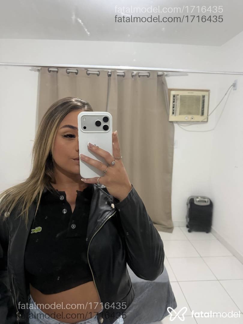 Acompanhante mulher loira (o) de olhos castanhos - Lua Oliveira