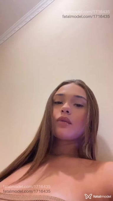 Acompanhante mulher loira (o) de olhos castanhos em Bom Despacho - Lua Oliveira
