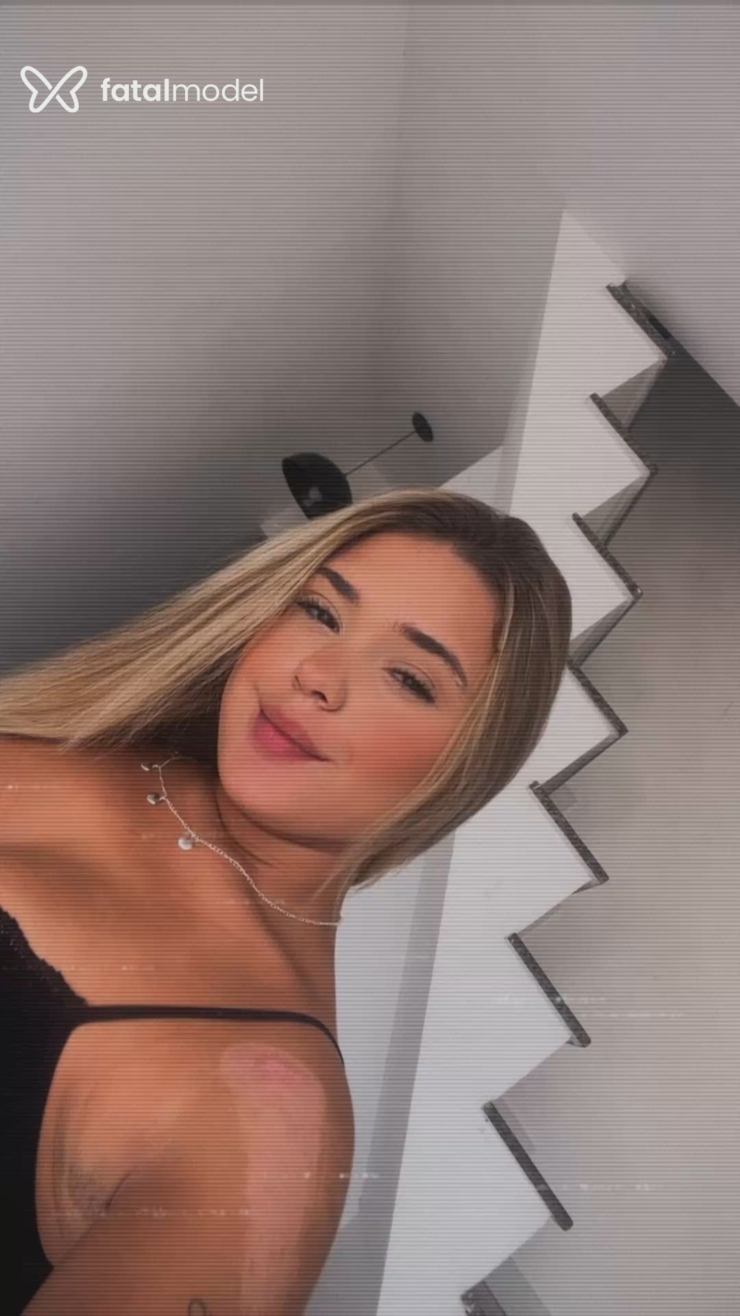 Acompanhante mulher loira (o) de olhos castanhos em Bom Despacho - Lua Oliveira