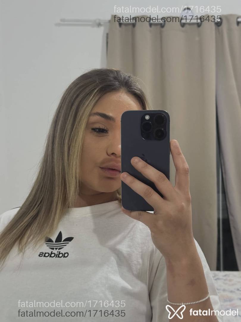 Acompanhante mulher loira (o) de olhos castanhos em Bom Despacho - Lua Oliveira