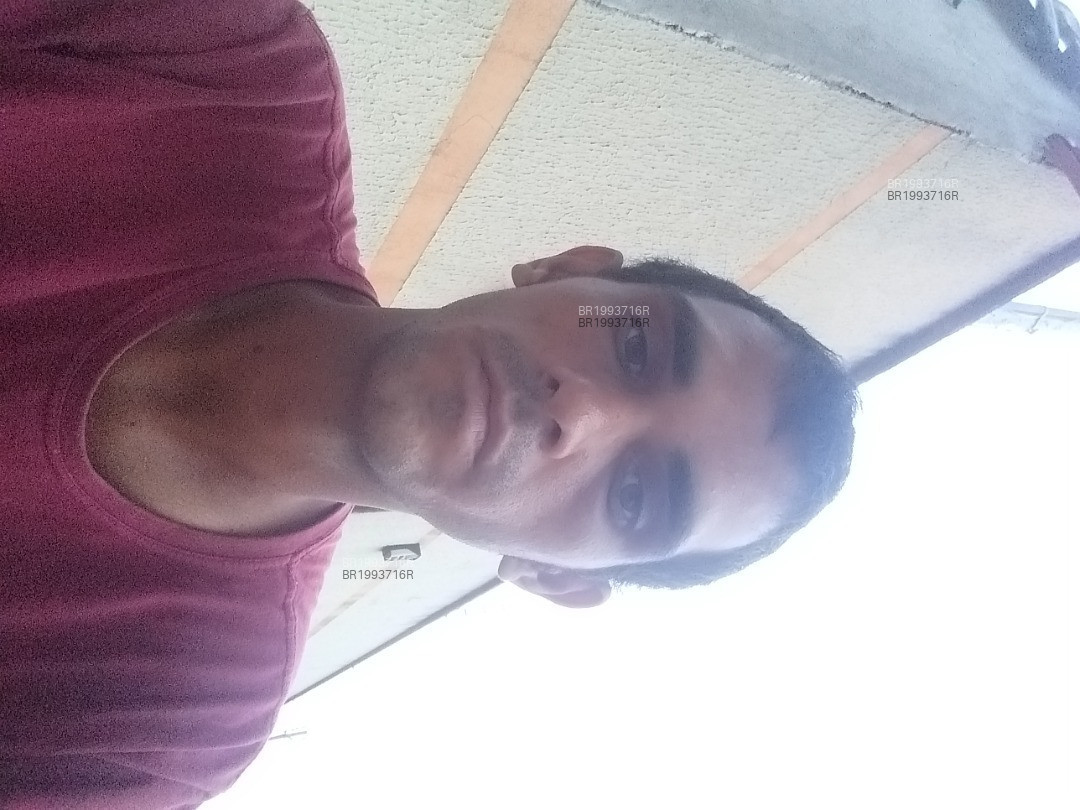 Acompanhante homem com cabelo castanho de olhos verdes em Virtual - Victor