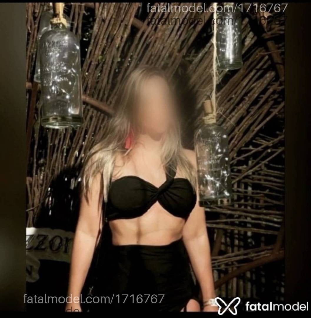 Acompanhante mulher loira (o) de olhos castanhos - Paolla