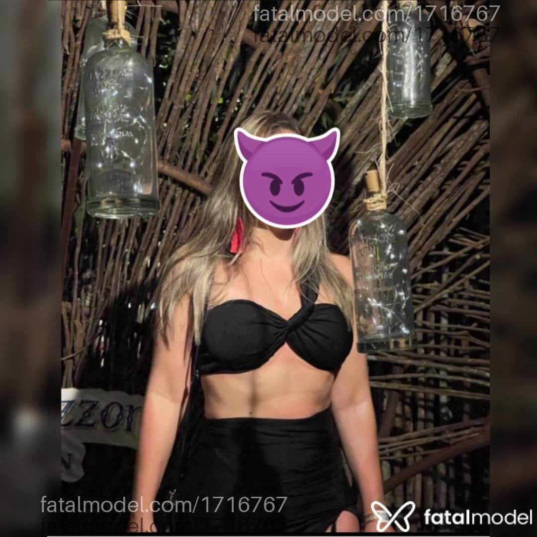 Acompanhante mulher loira (o) de olhos castanhos - Paolla