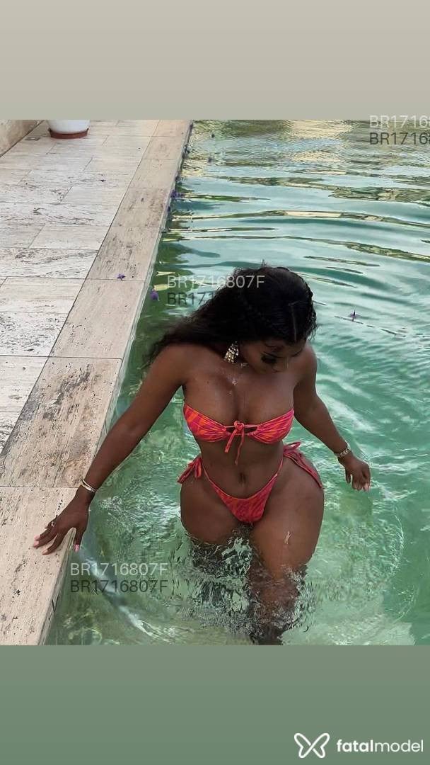 Acompanhante mulher morena (o) de olhos castanhos em Porto Belo Acompanhante mulher morena (o) de olhos castanhos em Porto Belo - Cacau
