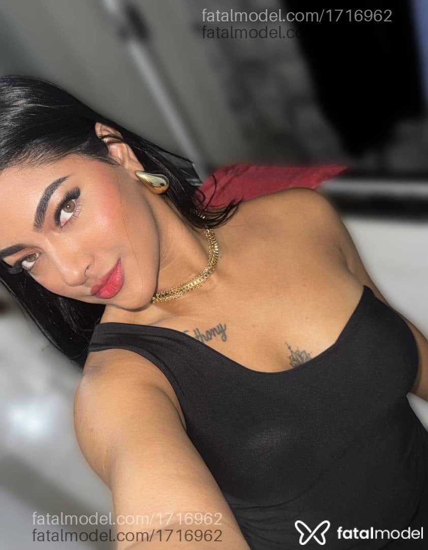 Acompanhante mulher morena (o) de olhos mel em Uberlândia Acompanhante mulher morena (o) de olhos mel em Uberlândia - Alicia Ferraz