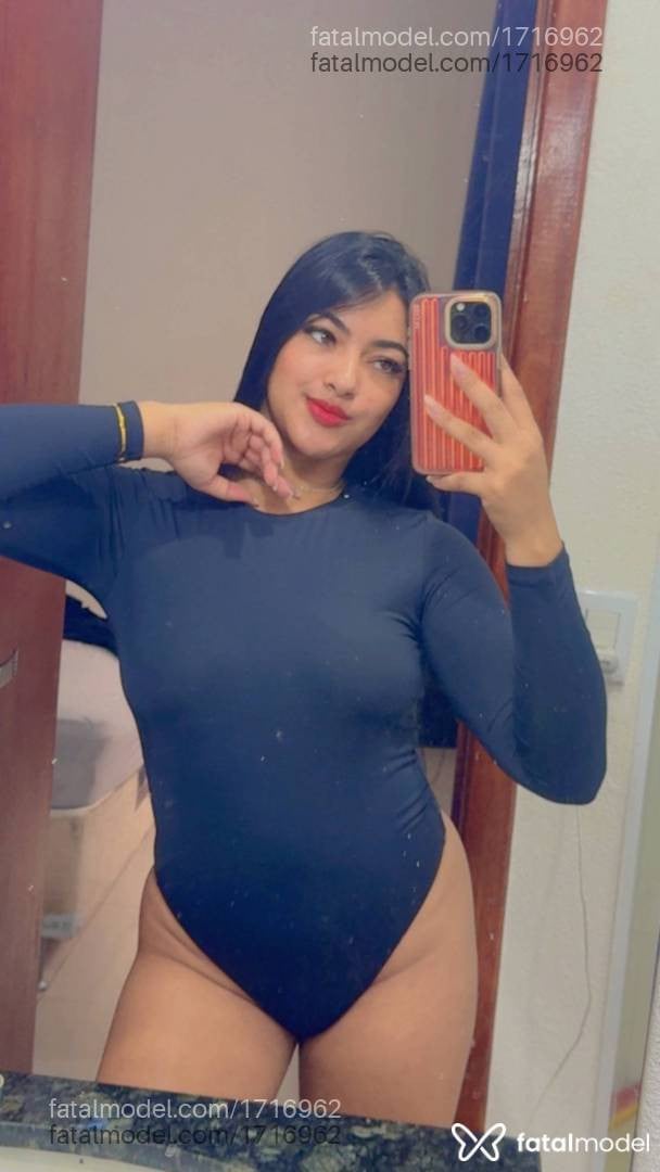 Acompanhante mulher morena (o) de olhos mel em Uberlândia Acompanhante mulher morena (o) de olhos mel em Uberlândia - Alicia Ferraz