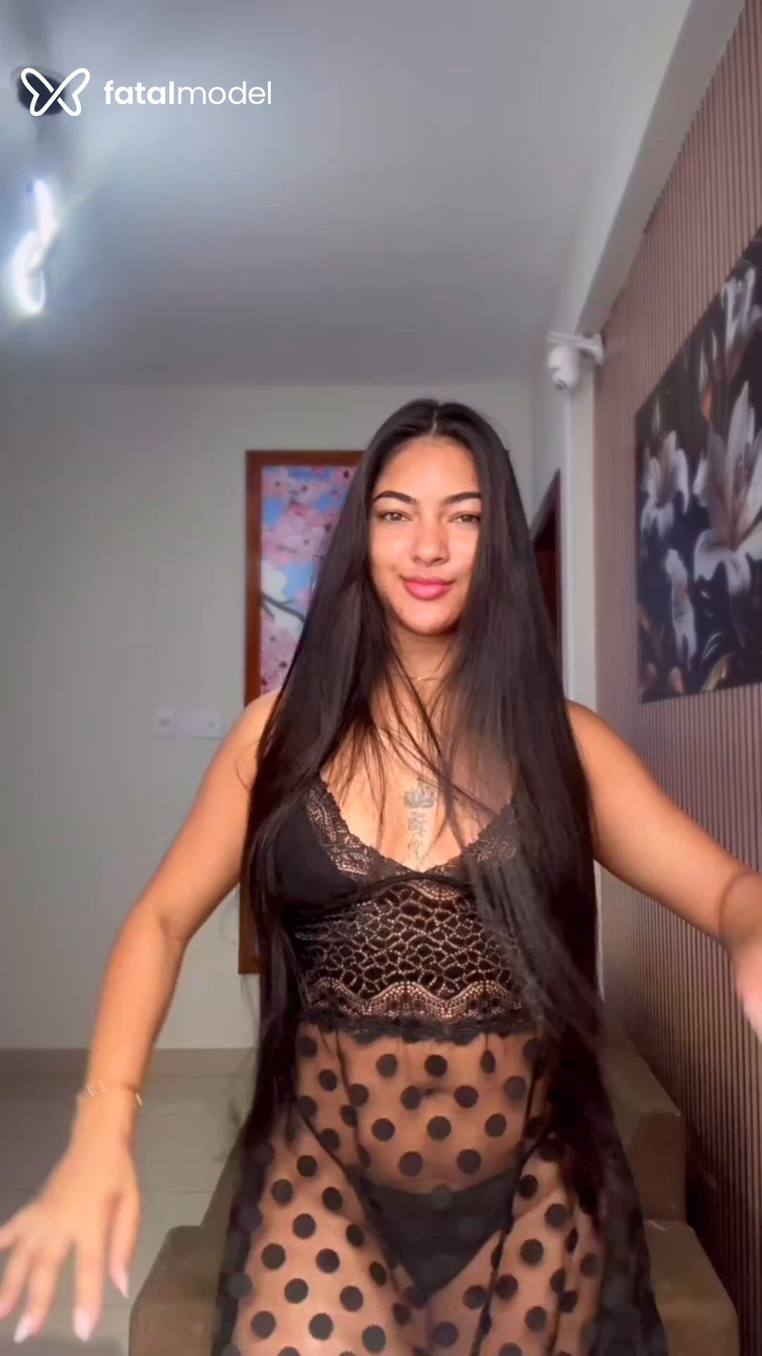 Acompanhante mulher morena (o) de olhos mel em Uberlândia Acompanhante mulher morena (o) de olhos mel em Uberlândia - Alicia Ferraz