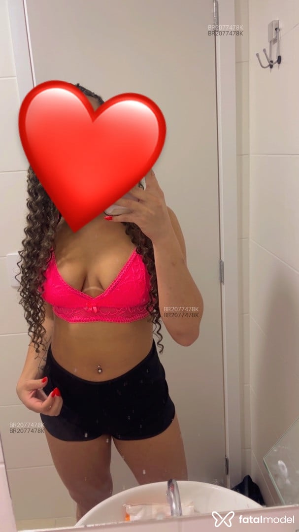 Acompanhante mulher loira (o) de olhos pretos em Curitiba Acompanhante mulher loira (o) de olhos pretos em Curitiba - Zoe Santos