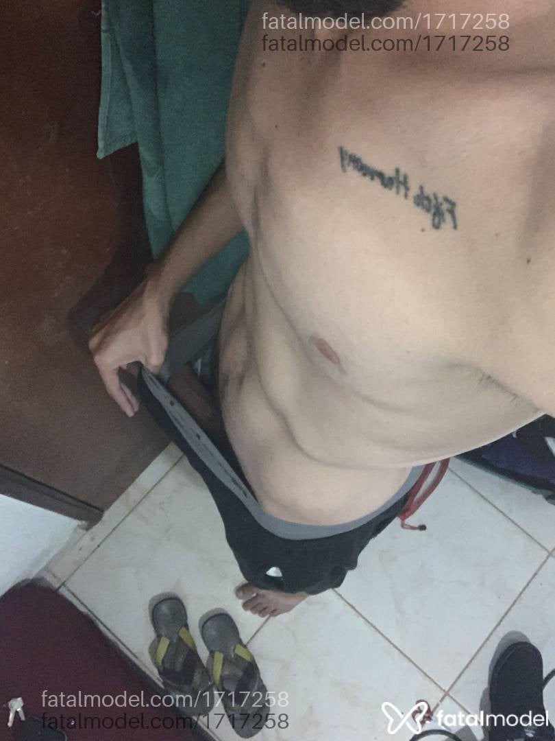 Acompanhante homem com cabelo castanho de olhos castanhos - Gabriel Allencar