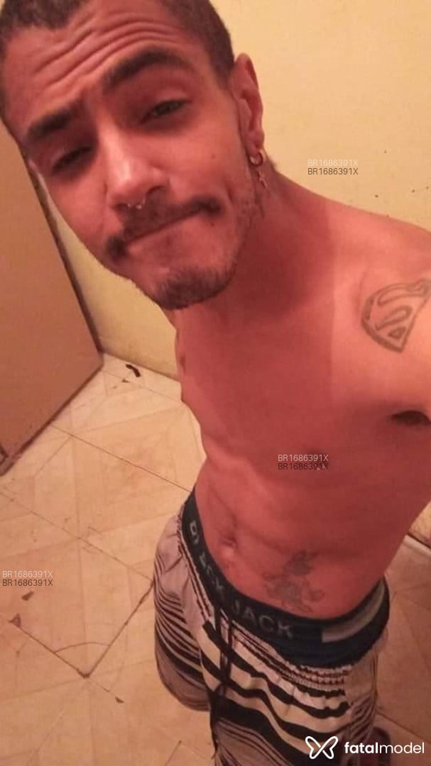 Acompanhante homem morena (o) de olhos pretos em Barroso - Serafim