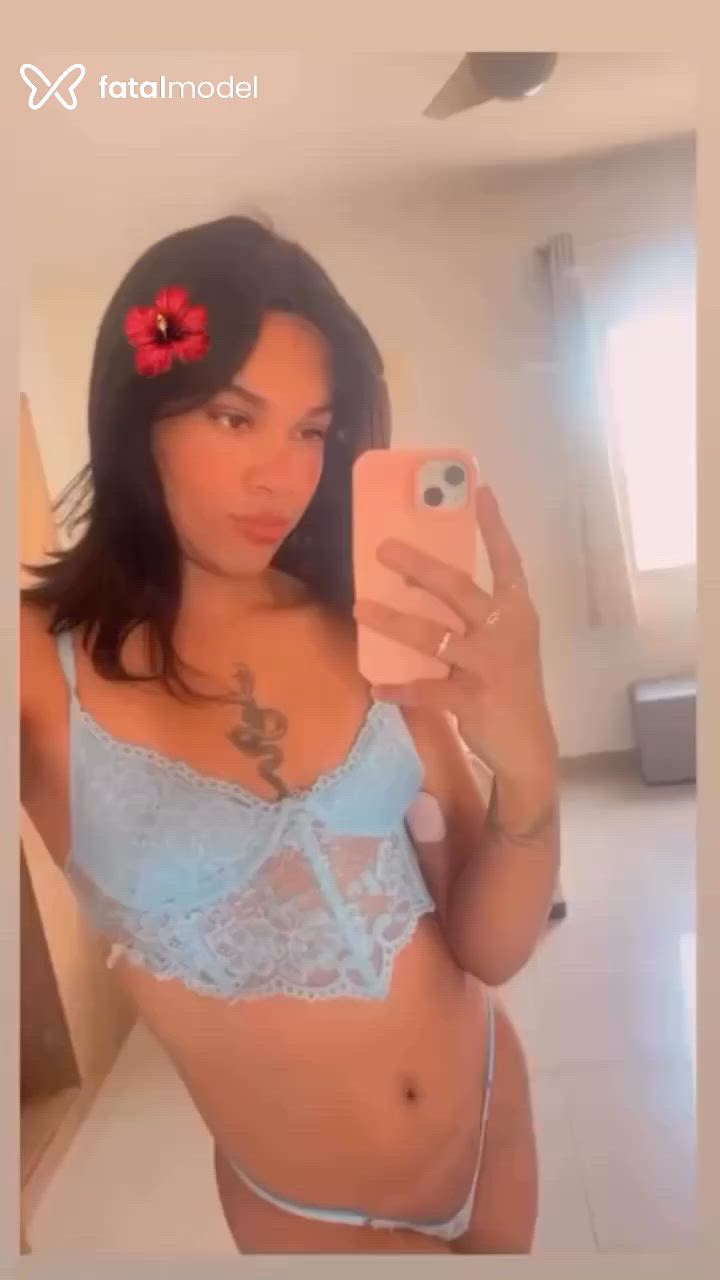 Acompanhante mulher trans morena (o) de olhos castanhos - Victoria Campello