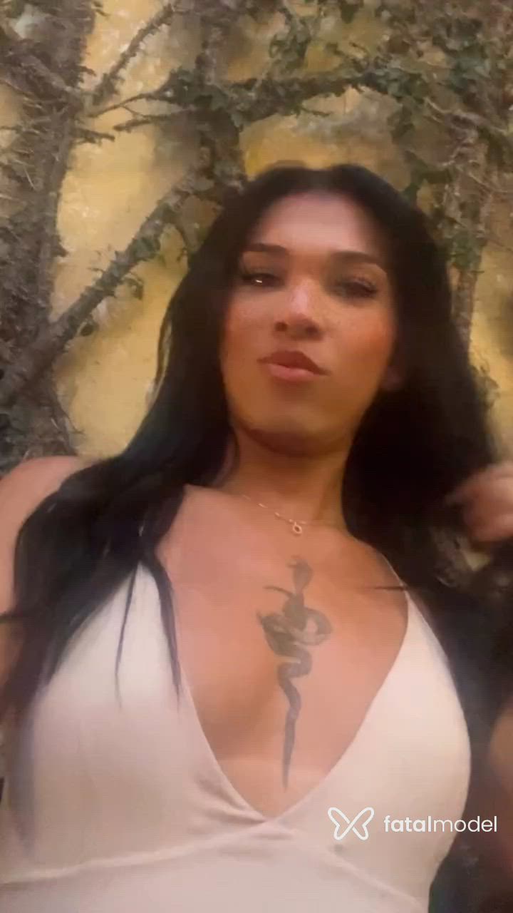 Acompanhante mulher trans morena (o) de olhos castanhos - Victoria Campello