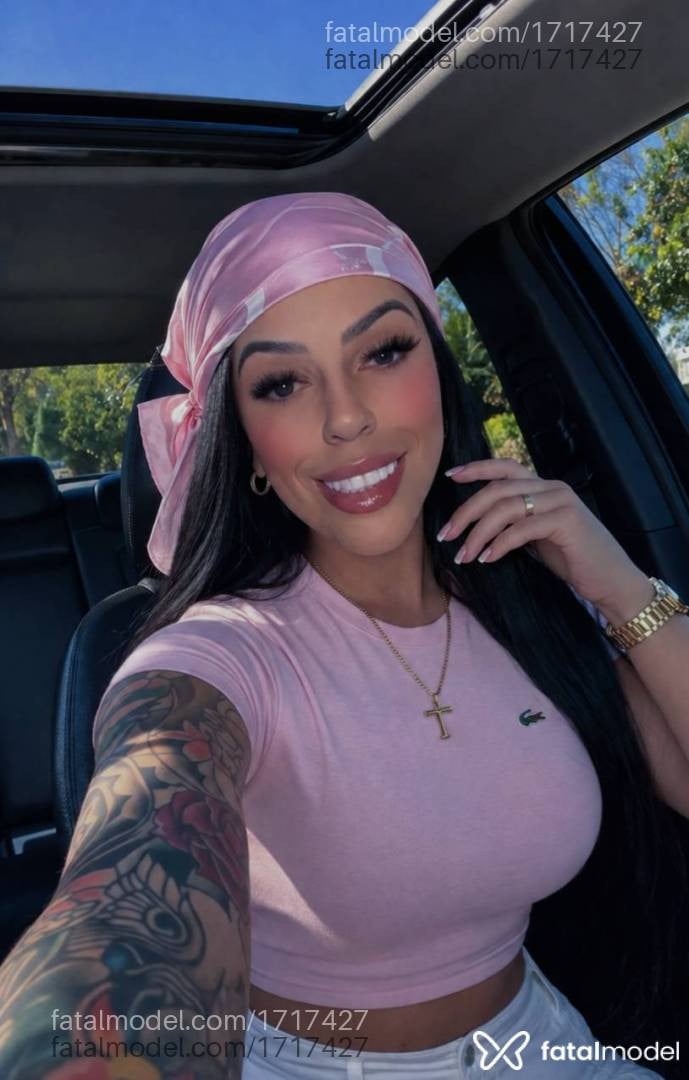 Acompanhante mulher morena (o) de olhos castanhos - Ingrid Yasmin