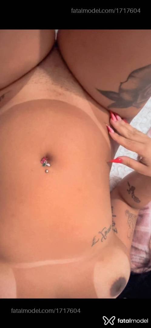 Acompanhante mulher morena (o) de olhos pretos - Nina