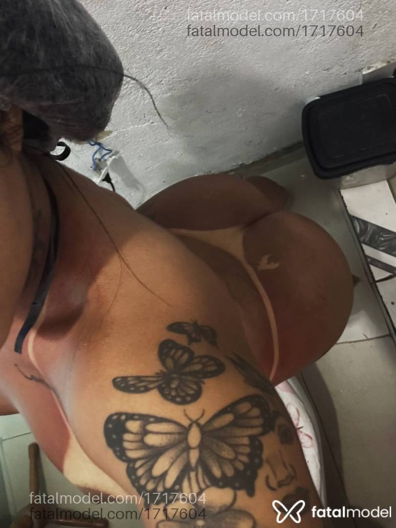 Acompanhante mulher morena (o) de olhos pretos - Nina
