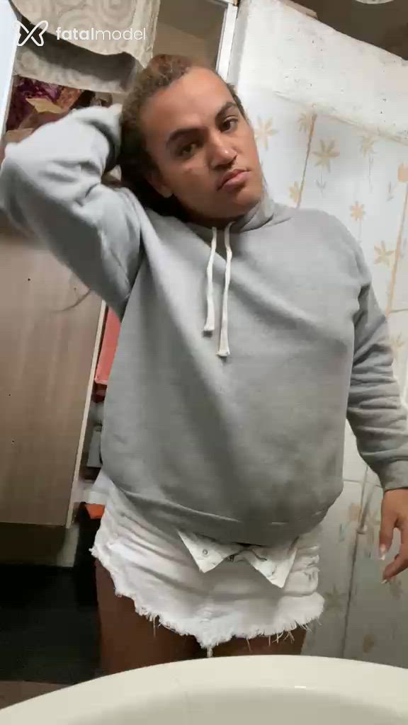 Acompanhante mulher trans loira (o) de olhos verdes em Juiz de Fora Acompanhante mulher trans loira (o) de olhos verdes em Juiz de Fora - Larissa Urach