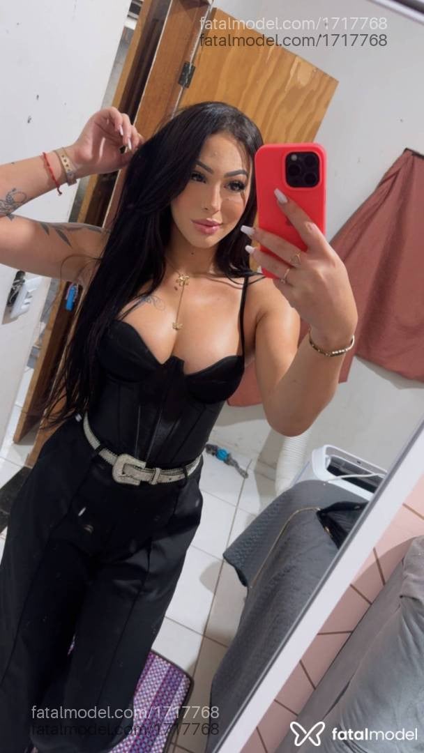 Acompanhante mulher morena (o) de olhos mel em Blumenau - Júlia