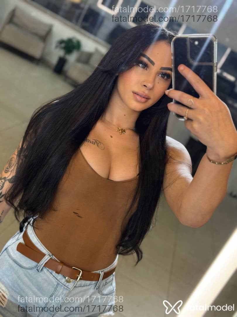 Acompanhante mulher morena (o) de olhos mel em Blumenau - Júlia