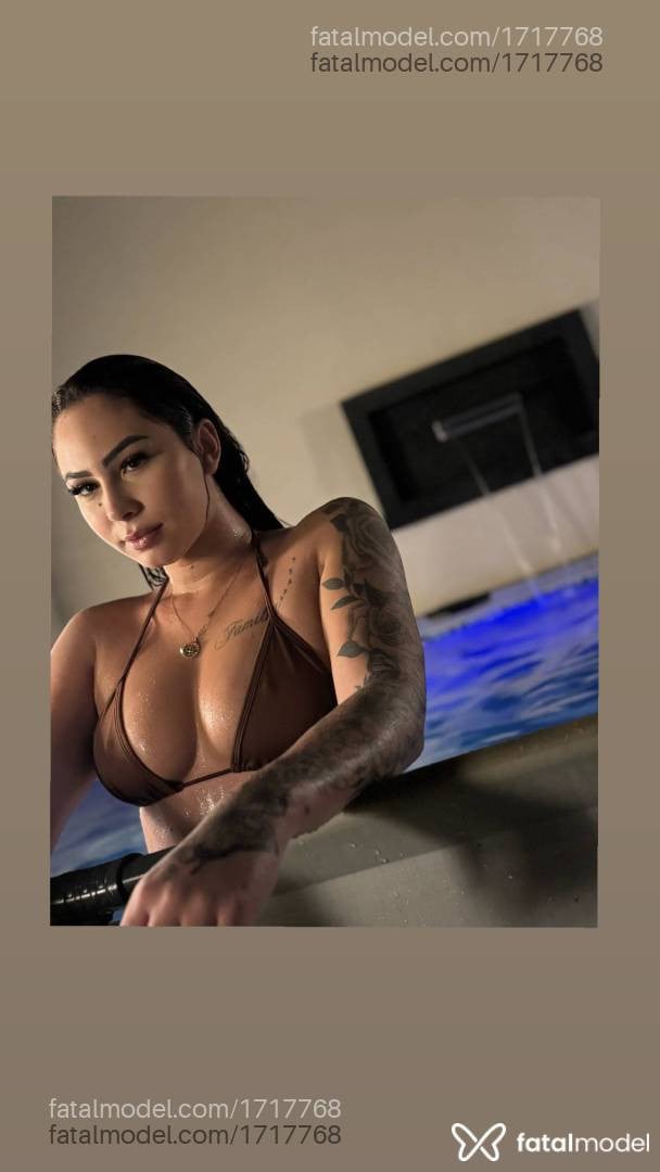 Acompanhante mulher morena (o) de olhos mel em Blumenau - Júlia Minei
