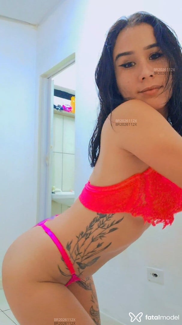 Acompanhante mulher com cabelo castanho de olhos castanhos em Virtual - Maya Suenaga