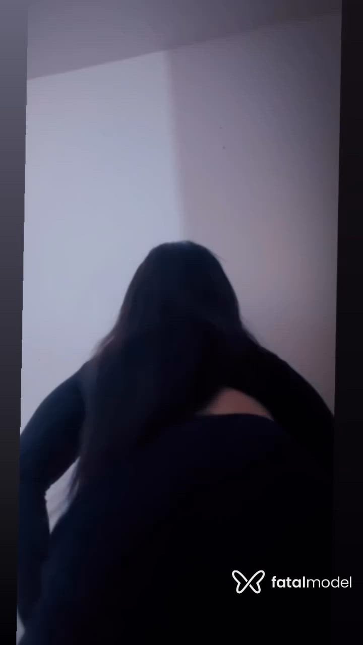 Acompanhante mulher morena (o) de olhos pretos - Imisaj