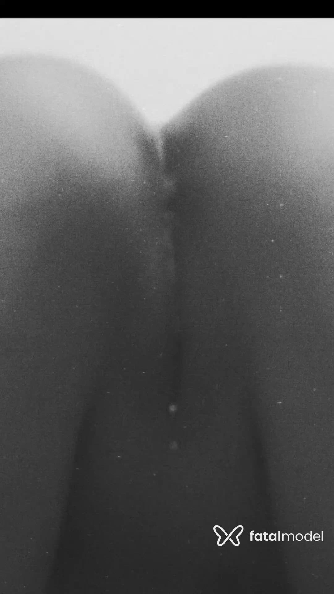 Acompanhante mulher morena (o) de olhos pretos - Imisaj