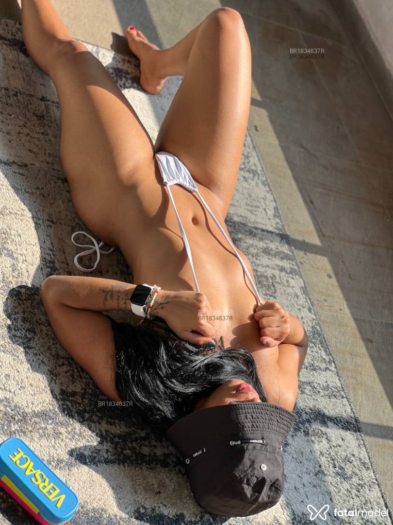 Acompanhante mulher morena (o) de olhos mel em Virtual - Amonute